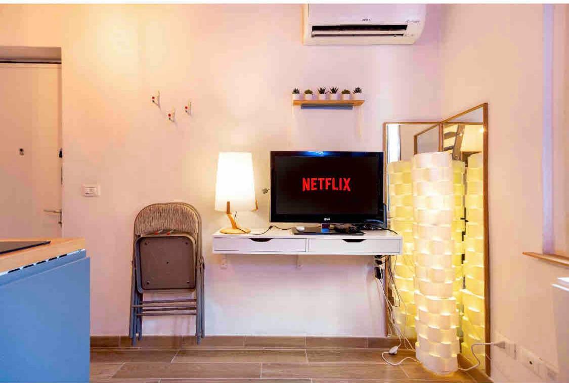 Appartamento Aria Condizionata, Loft a 13' dal Duomo con ampio Balcone WiFi e Netflix Milano Esterno foto